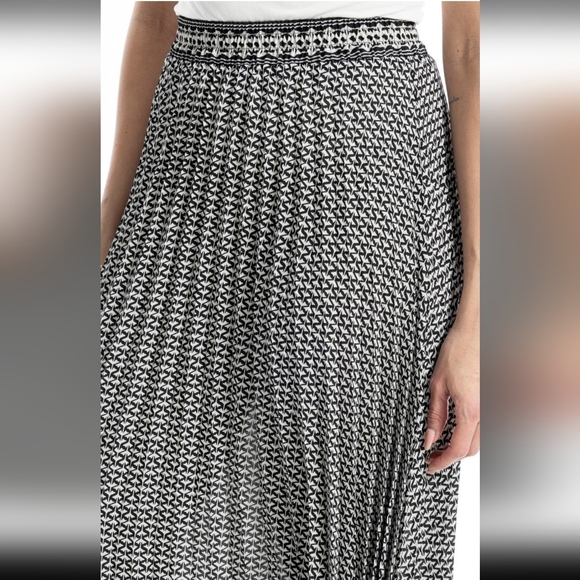 Max Studio Black and White Geo Print Maxi Skirt - Picture 3 of 4